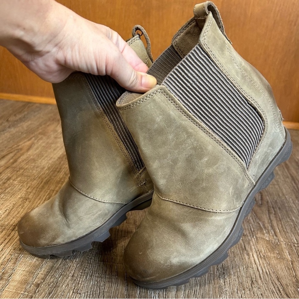Joan of Arctic Wedge II Ash Brown Size 8